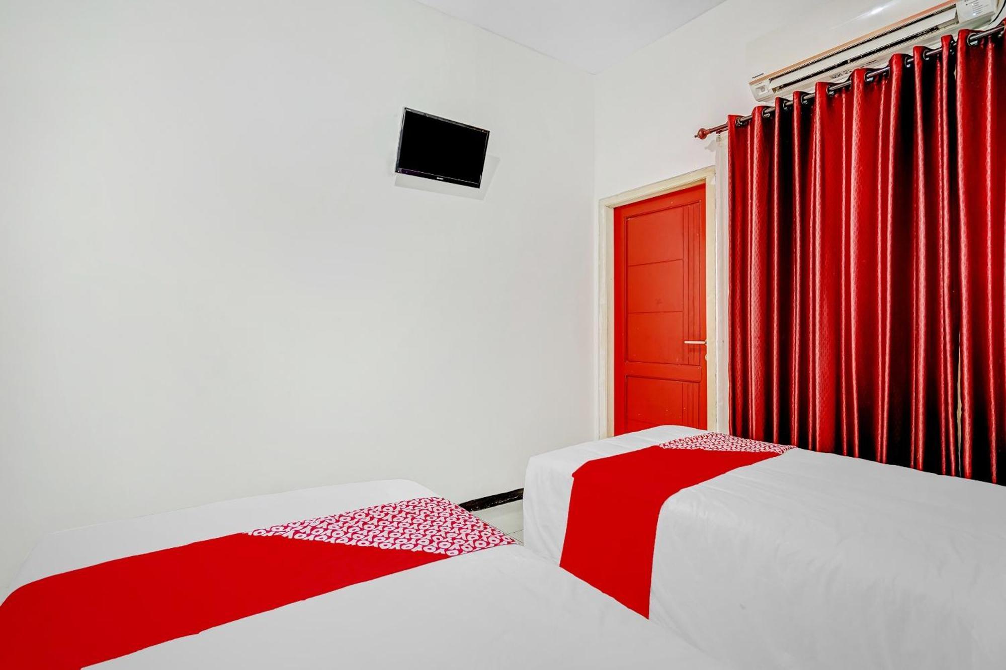 Hotel Kalimantan Surabaya Exteriör bild