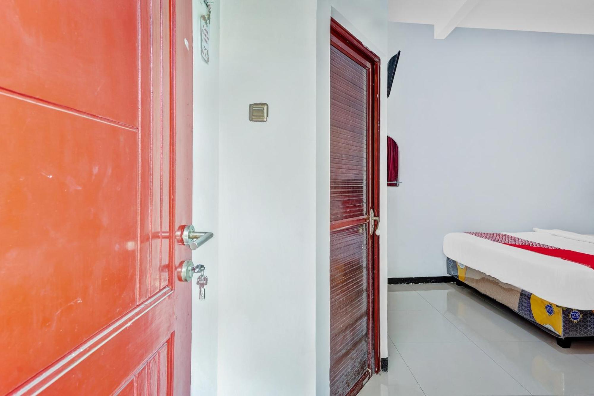 Hotel Kalimantan Surabaya Exteriör bild