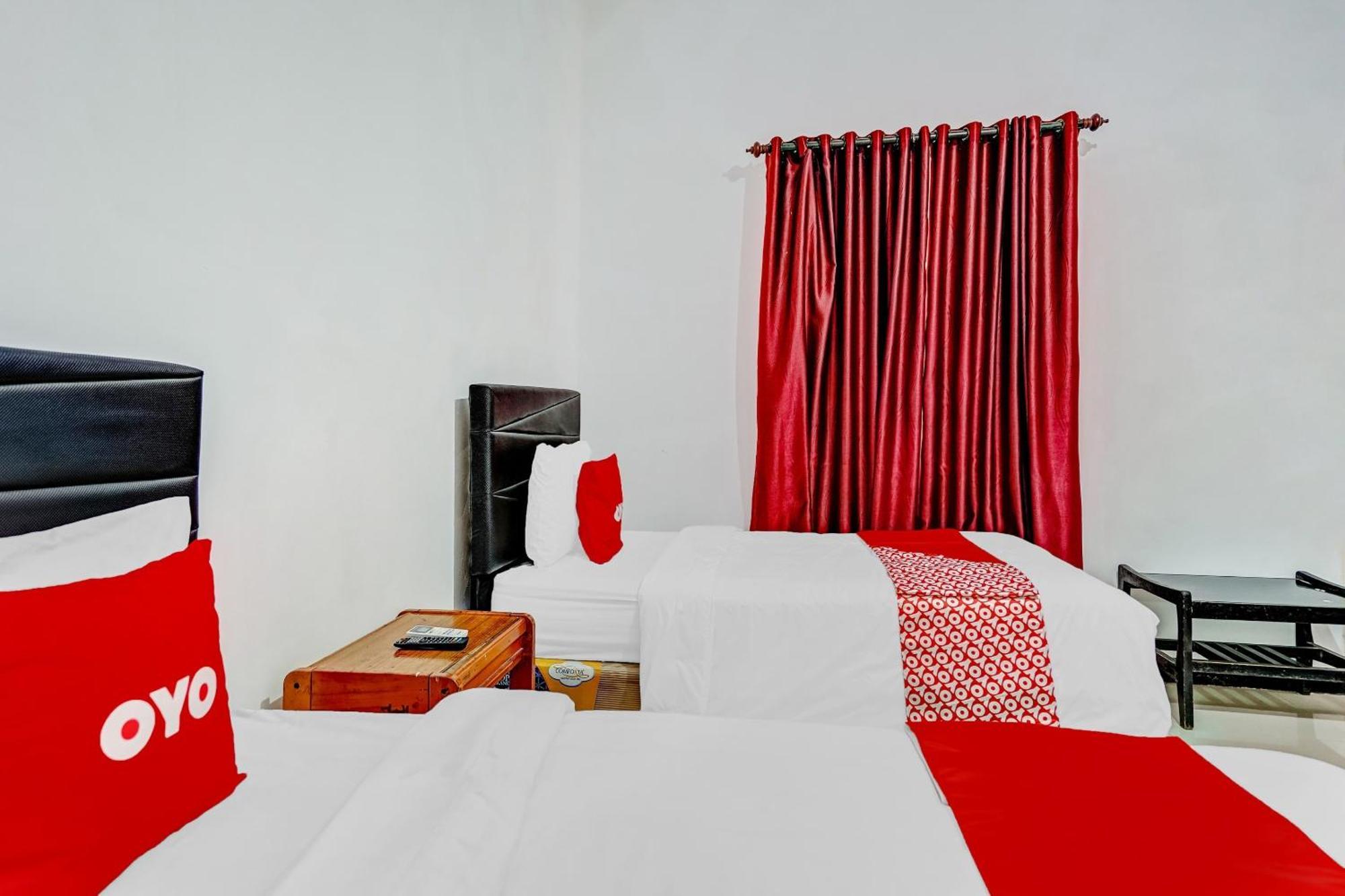 Hotel Kalimantan Surabaya Exteriör bild